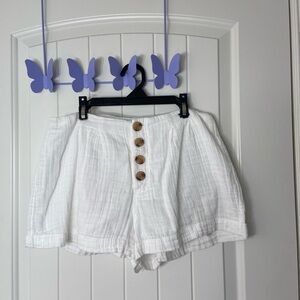 EUC O’Neill women’s white multibutton textured cotton‎ lined casual shorts 28